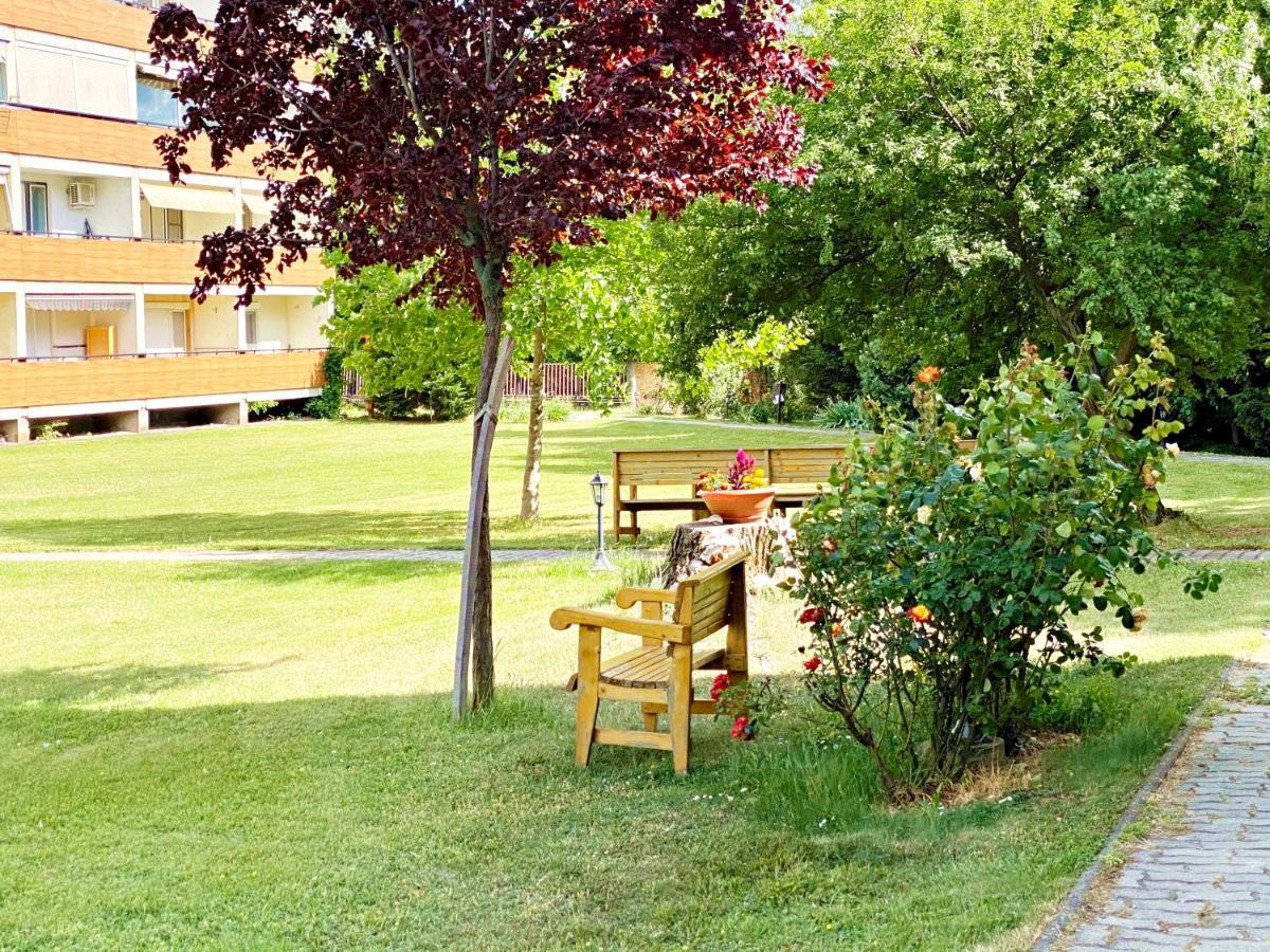 Strand Apartman Balatonfured Bagian luar foto