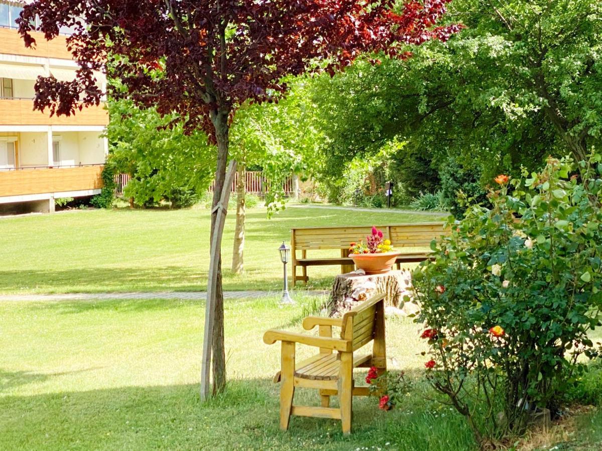 Strand Apartman Balatonfured Bagian luar foto